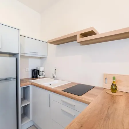 Aparthotel Lemonia 3*