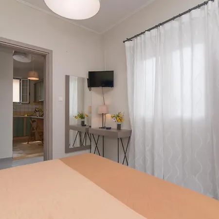 Lemonia Lägenhetshotell 3*