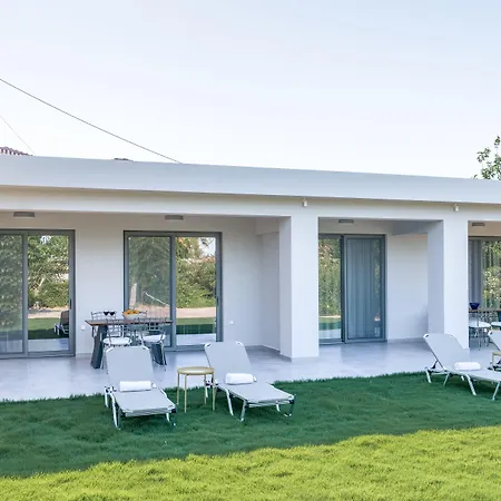 Apart Otel Lemonia 4*